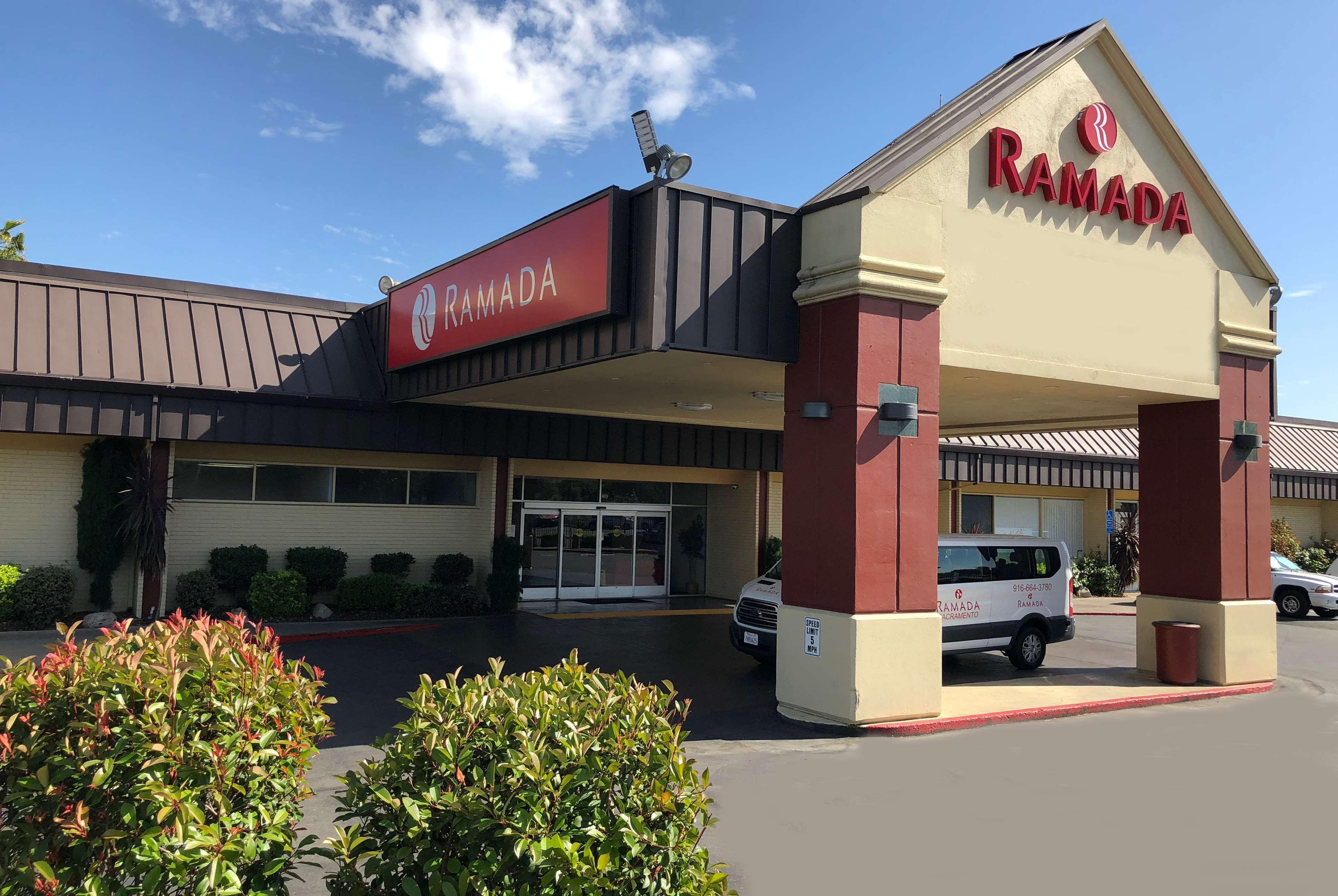 Ramada By Wyndham Sacramento Hotel Exterior photo