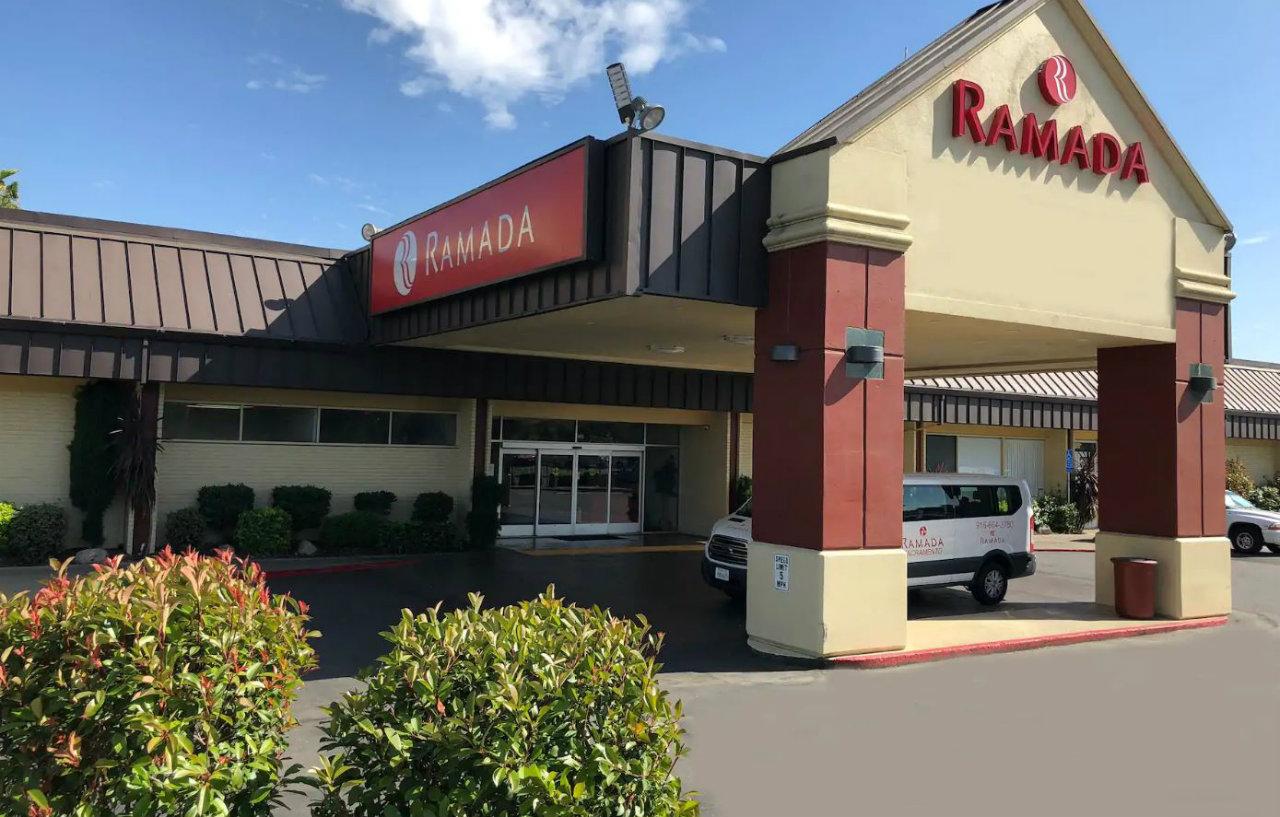 Ramada By Wyndham Sacramento Hotel Exterior photo